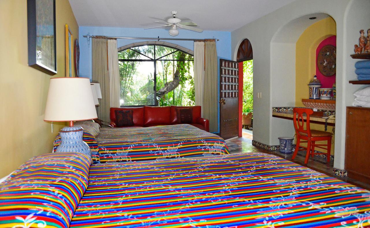Casa De Las Flores Bed & Breakfast Tlaquepaque Exterior photo