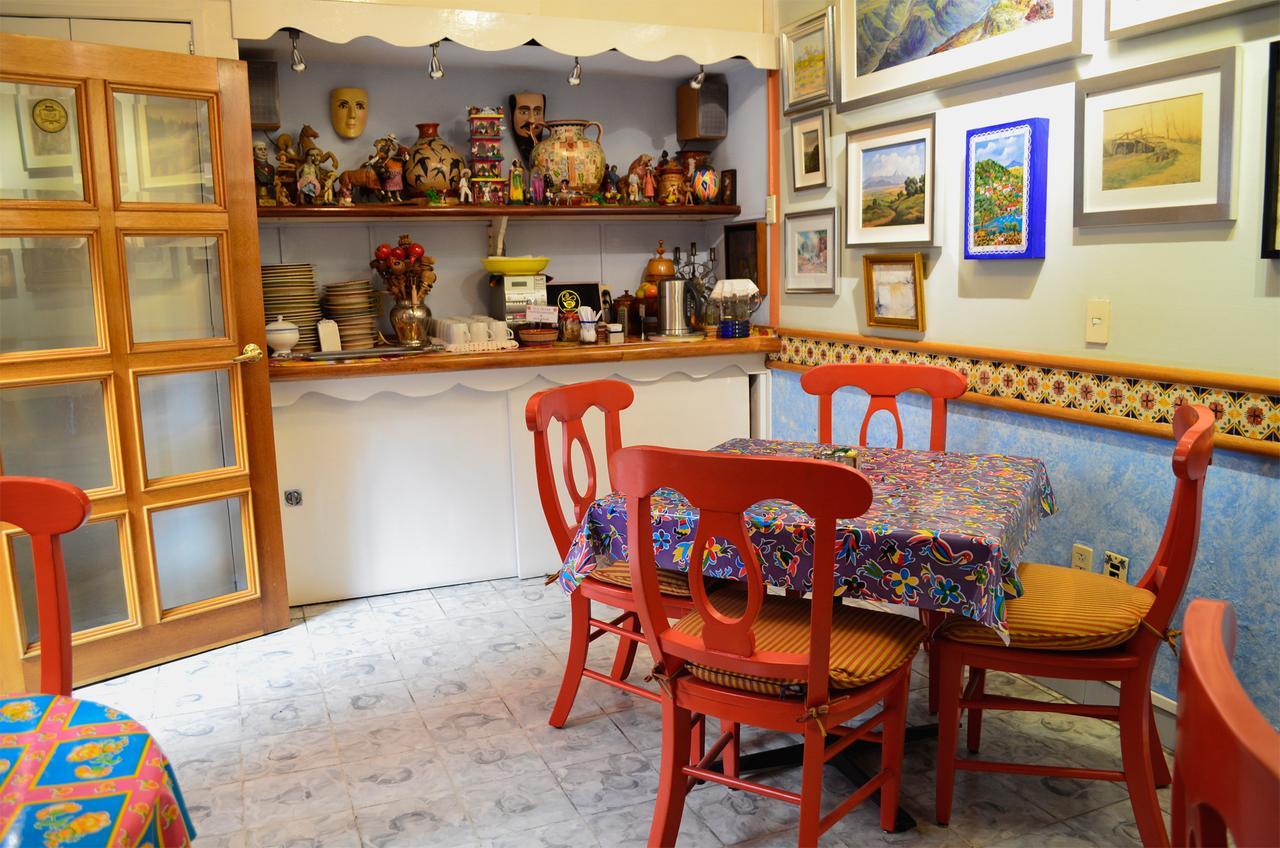 Casa De Las Flores Bed & Breakfast Tlaquepaque Exterior photo